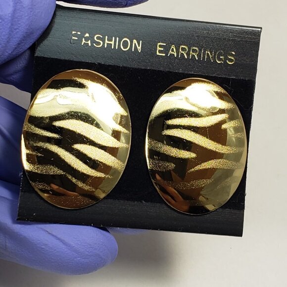 Bold Gold Tone Zebra Print Stud Earrings – Retro Animal Print Statement Jewelry - Picture 8 of 8